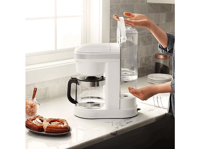 1:cafetera-de-goteo-kitchenaid-859711580700-1100-w-17-l-12-tazas-blanco-1.jpg|2:cafetera-de-goteo-kitchenaid-859711580700-1100-w-17-l-12-tazas-blanco-2.jpg|3:cafetera-de-goteo-kitchenaid-859711580700-1100-w-17-l-12-tazas-blanco-3.jpg|4:cafetera-de-goteo-k