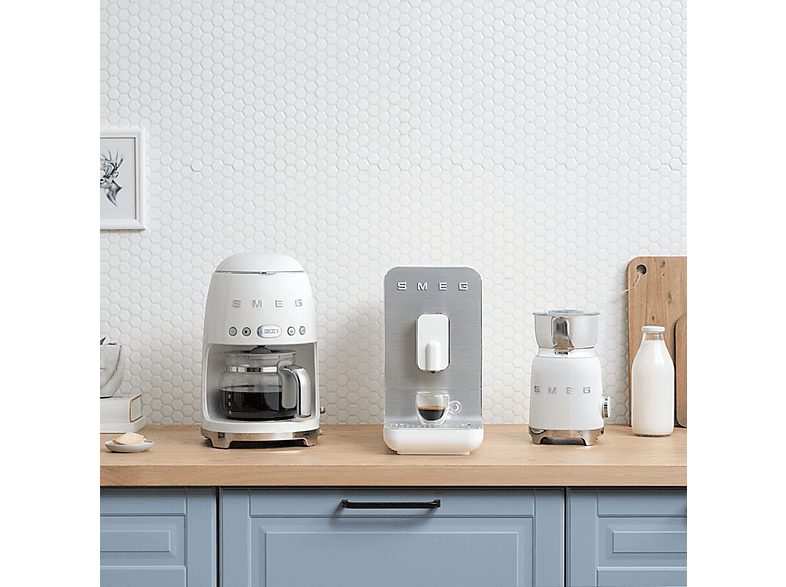 1:cafetera-de-goteo-smeg-dcf02wheu-1050-w-125-l-10-tazas-blanco-1.jpg|2:cafetera-de-goteo-smeg-dcf02wheu-1050-w-125-l-10-tazas-blanco-2.jpg|3:cafetera-de-goteo-smeg-dcf02wheu-1050-w-125-l-10-tazas-blanco-3.jpg|4:cafetera-de-goteo-smeg-dcf02wheu-1050-w-125